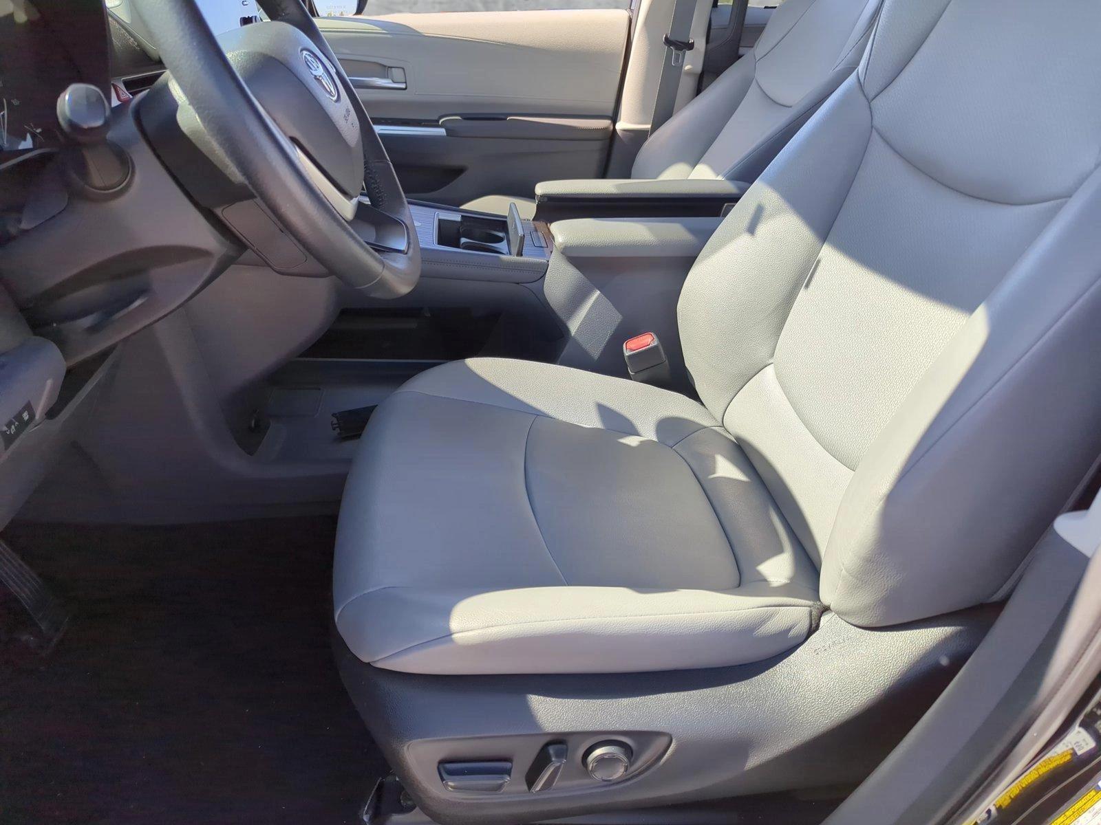 2023 Toyota Sienna Vehicle Photo in Ft. Myers, FL 33907