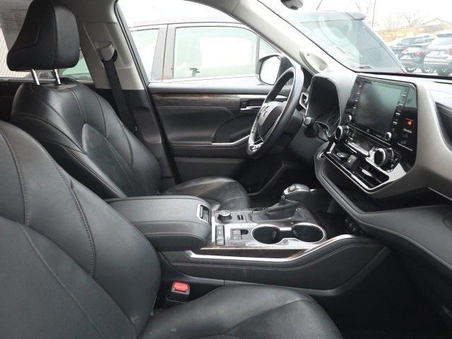 2020 Toyota Highlander Vehicle Photo in ENGLEWOOD, CO 80113-6708