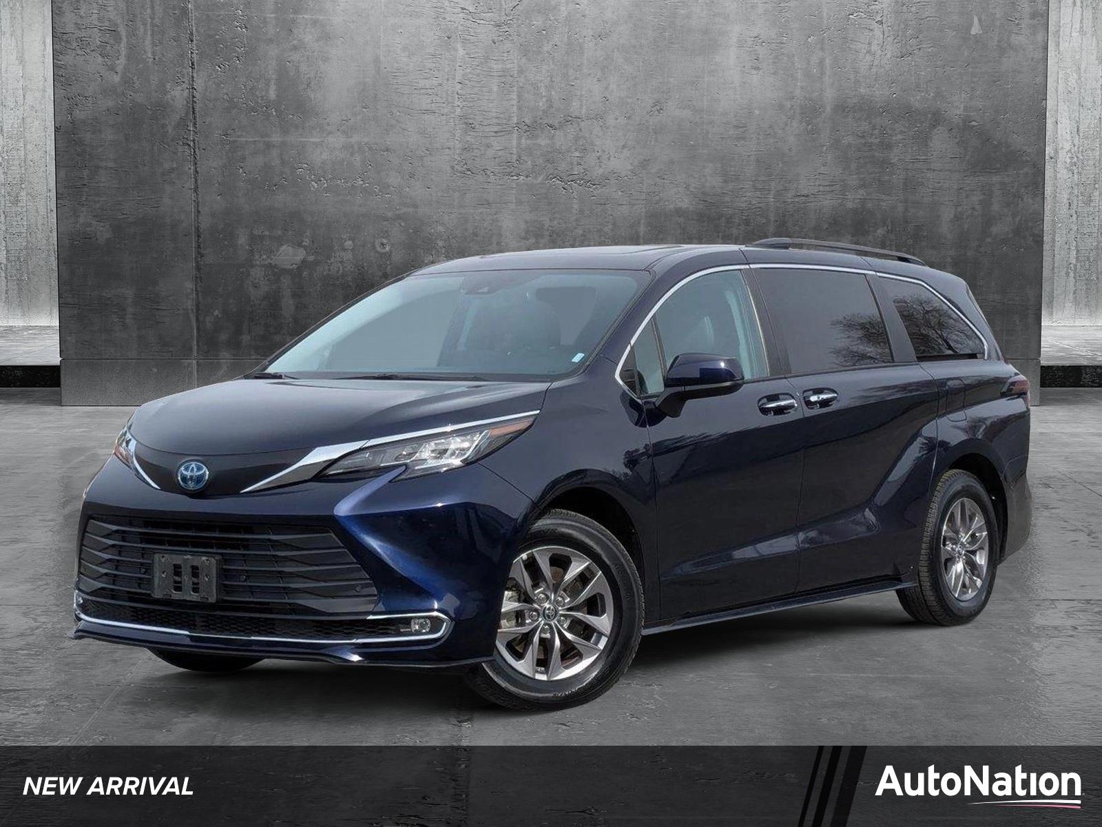 2023 Toyota Sienna Vehicle Photo in Spokane Valley, WA 99212