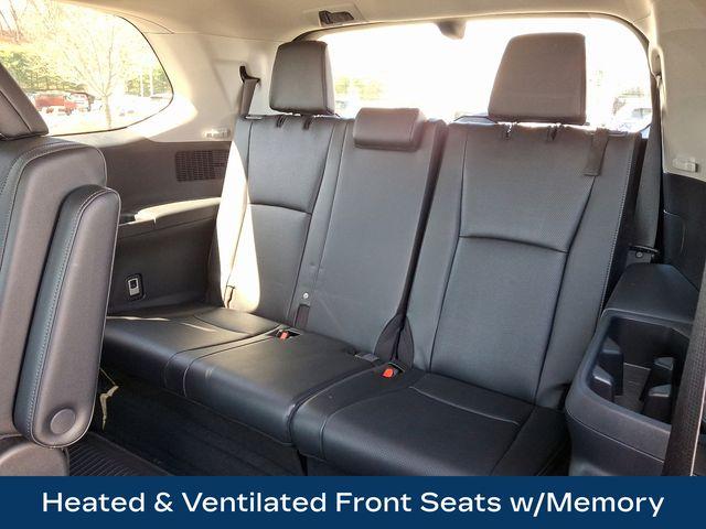 2024 Toyota Grand Highlander Vehicle Photo in DANBURY, CT 06810-5034