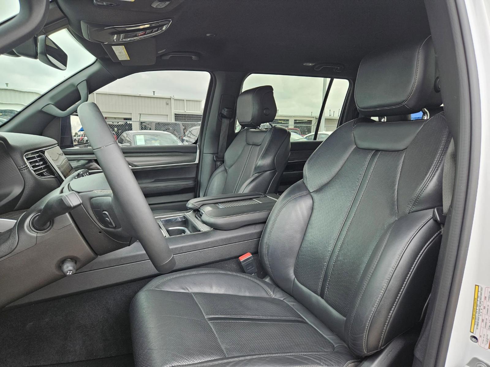 2023 Jeep Wagoneer Vehicle Photo in Seguin, TX 78155