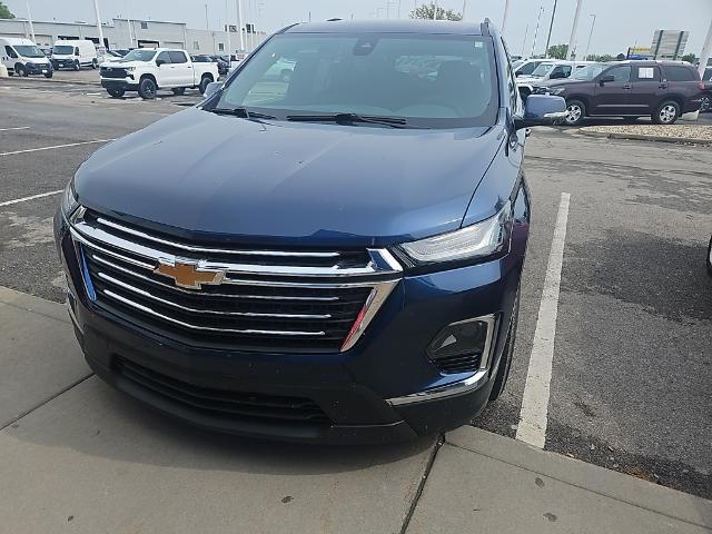 Used 2023 Chevrolet Traverse 1LT with VIN 1GNEVGKW1PJ299642 for sale in Olathe, KS
