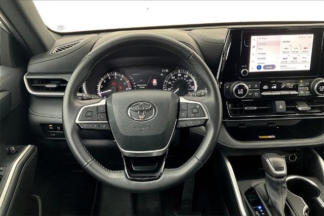 2024 Toyota Highlander Vehicle Photo in San Antonio, TX 78230