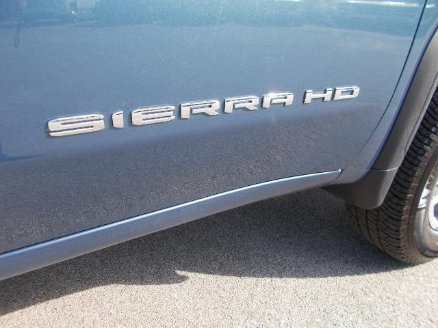 2025 GMC Sierra 3500HD Vehicle Photo in LOWELL, MA 01852-4336