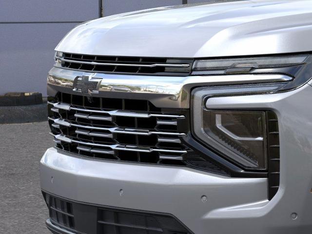 2025 Chevrolet Suburban Vehicle Photo in KANSAS CITY, MO 64114-4502
