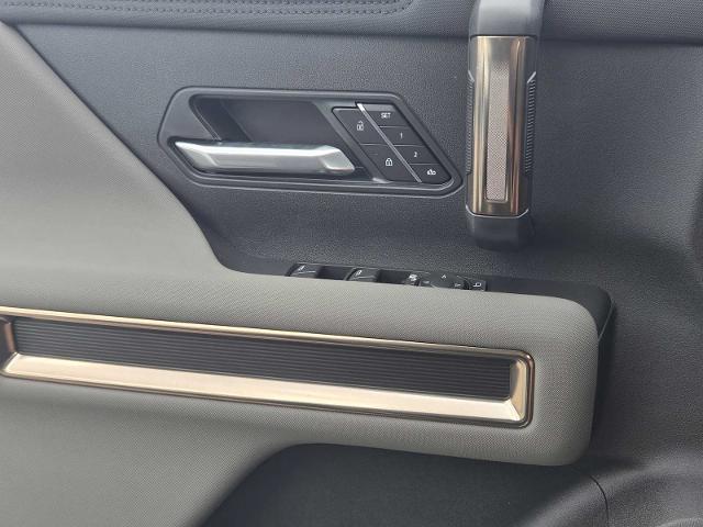 2025 GMC HUMMER EV SUV Vehicle Photo in DALLAS, TX 75209-3016