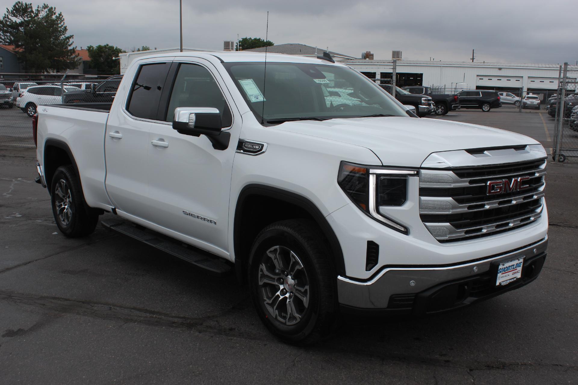 2025 GMC Sierra 1500 Vehicle Photo in AURORA, CO 80012-4011