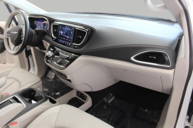 2018 Chrysler Pacifica Vehicle Photo in Green Bay, WI 54304