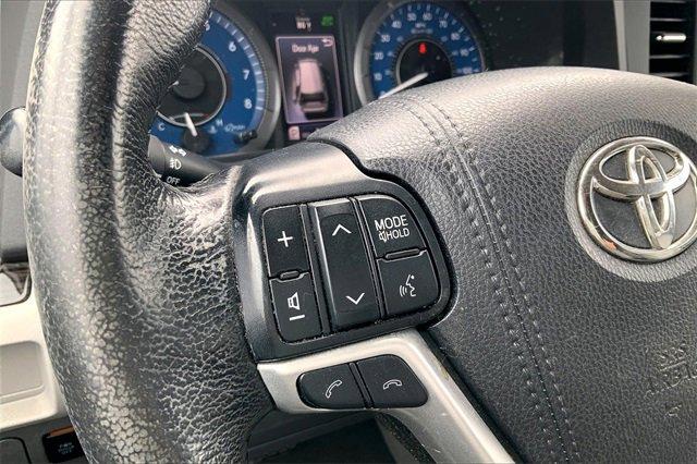 2020 Toyota Sienna Vehicle Photo in KANSAS CITY, MO 64114-4502