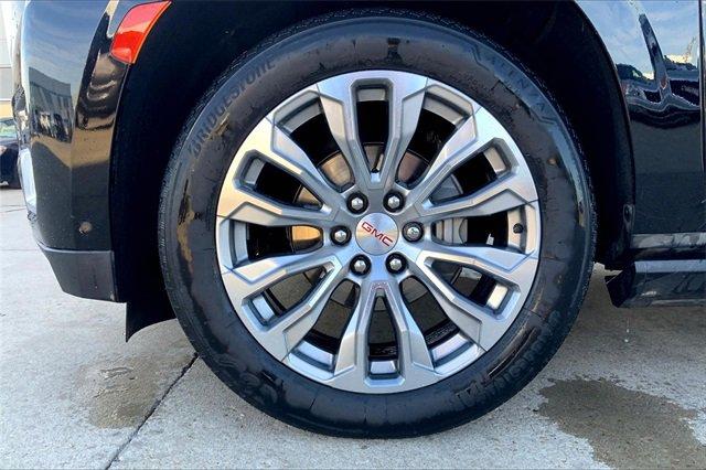 2023 GMC Yukon XL Vehicle Photo in TOPEKA, KS 66609-0000