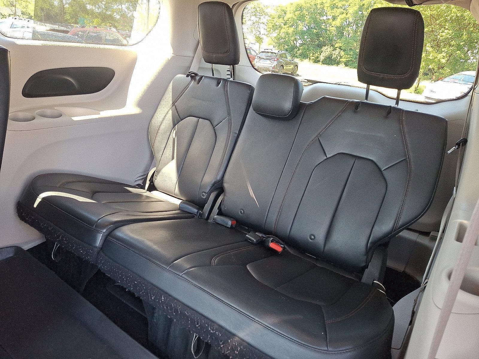 2017 Chrysler Pacifica Vehicle Photo in Easton, PA 18045