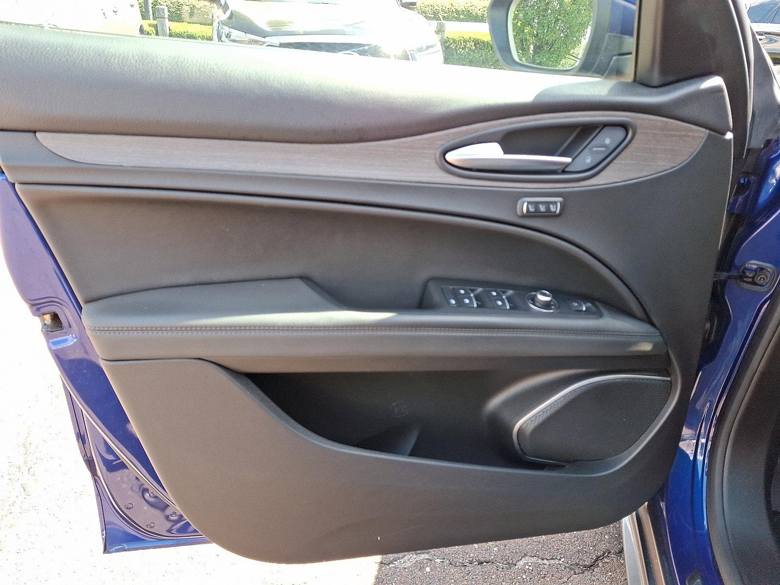 2023 Alfa Romeo Stelvio Vehicle Photo in Willow Grove, PA 19090