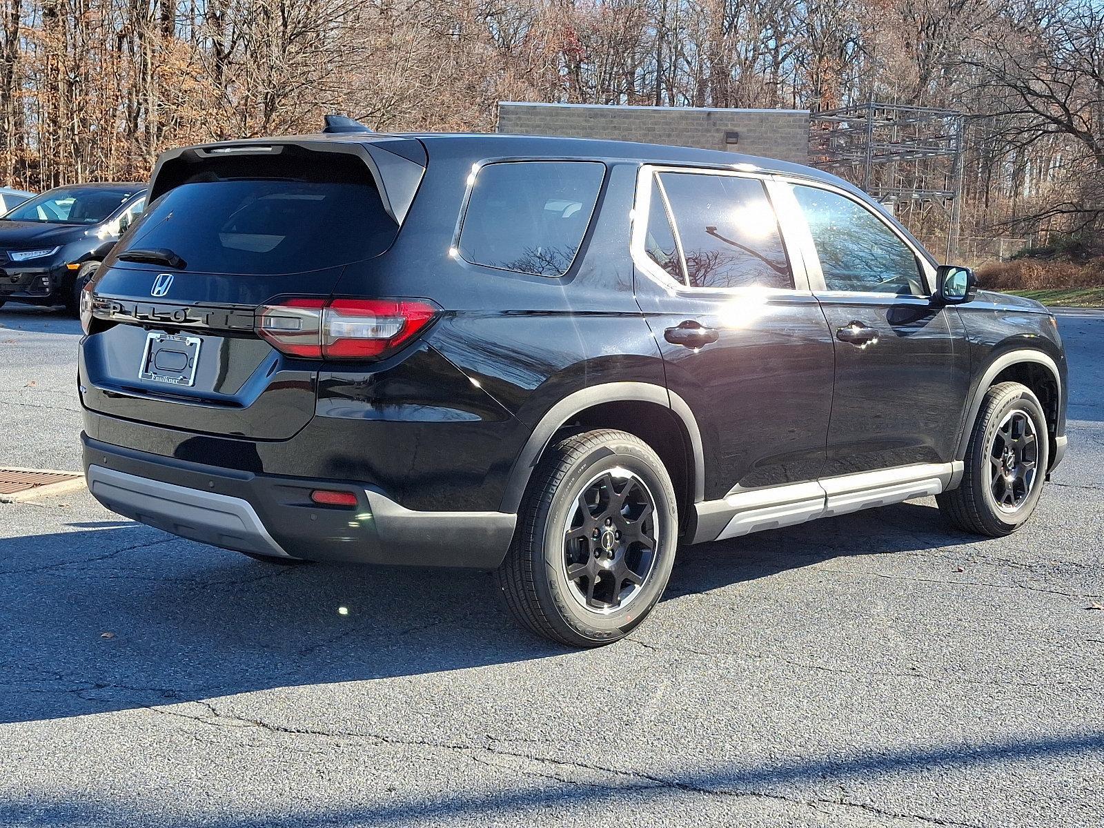 2025 Honda Pilot Vehicle Photo in Harrisburg, PA 17111