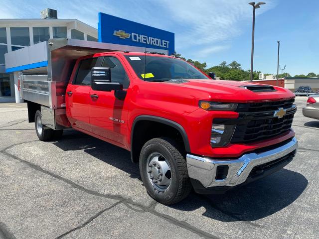 2024 Chevrolet Silverado 3500 HD Chassis Cab Vehicle Photo in LEOMINSTER, MA 01453-2952