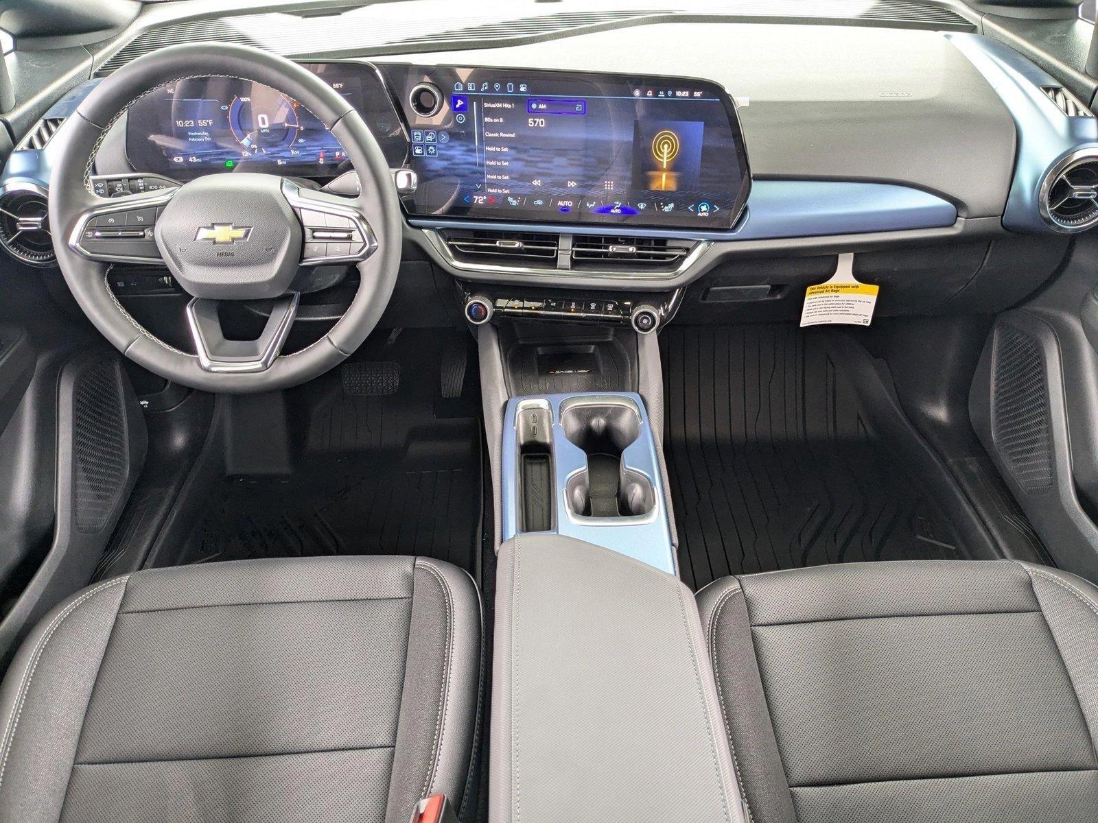 2025 Chevrolet Equinox EV Vehicle Photo in VALENCIA, CA 91355-1705