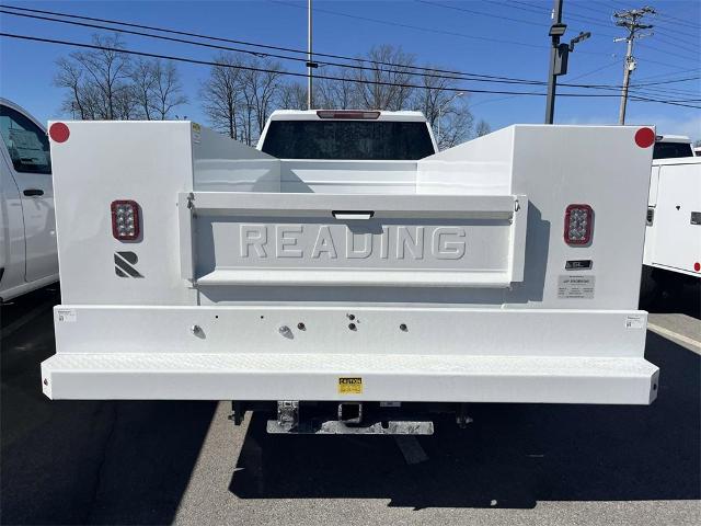 2024 Chevrolet Silverado 3500 HD Chassis Cab Vehicle Photo in ALCOA, TN 37701-3235