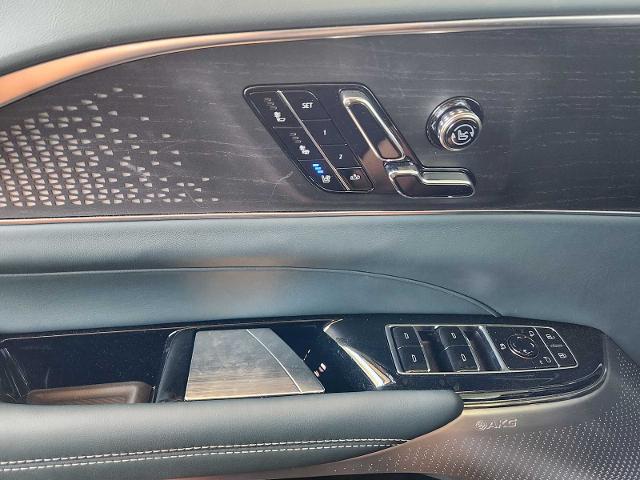 2025 Cadillac LYRIQ Vehicle Photo in HOUSTON, TX 77079
