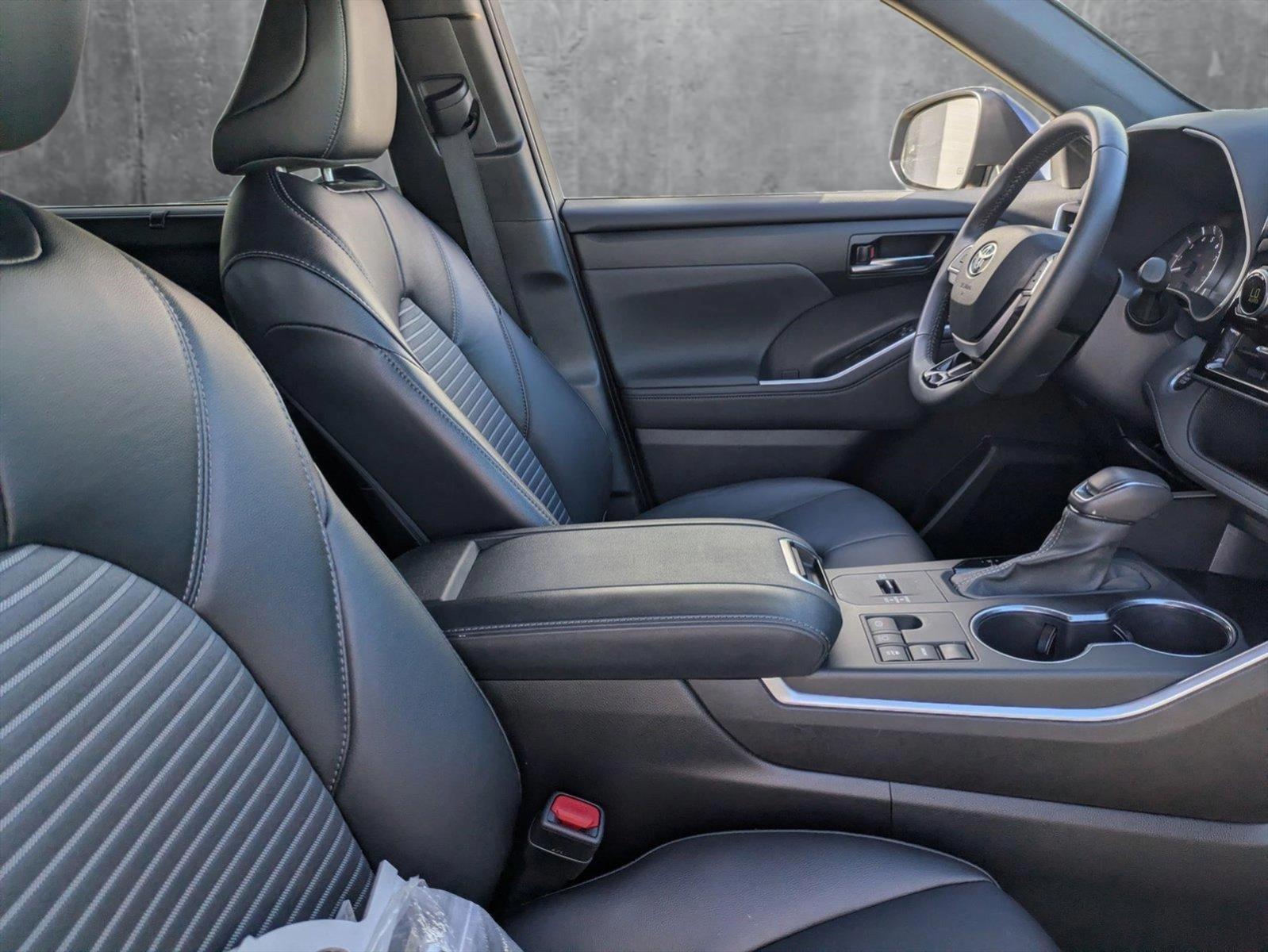 2024 Toyota Highlander Vehicle Photo in Winter Park, FL 32792