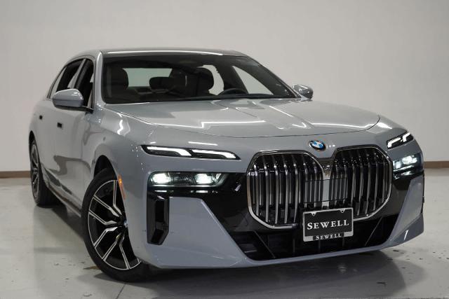 2024 BMW 740i xDrive Vehicle Photo in GRAPEVINE, TX 76051