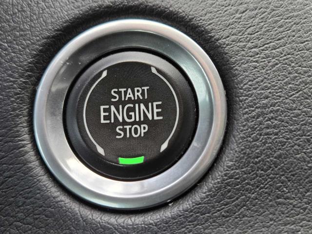 2022 Cadillac XT4 Vehicle Photo in DENTON, TX 76210-9321