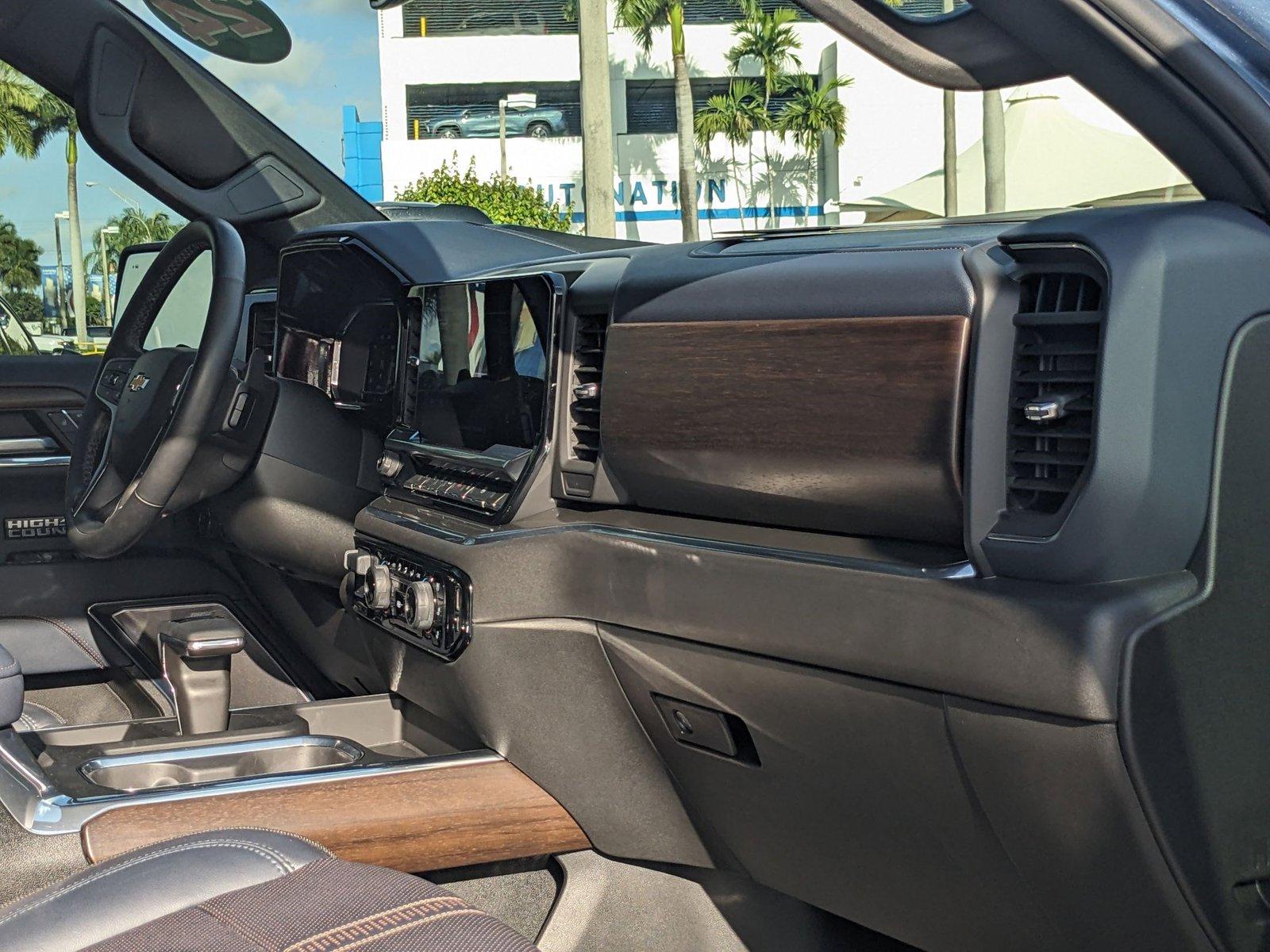 2024 Chevrolet Silverado 1500 Vehicle Photo in MIAMI, FL 33172-3015