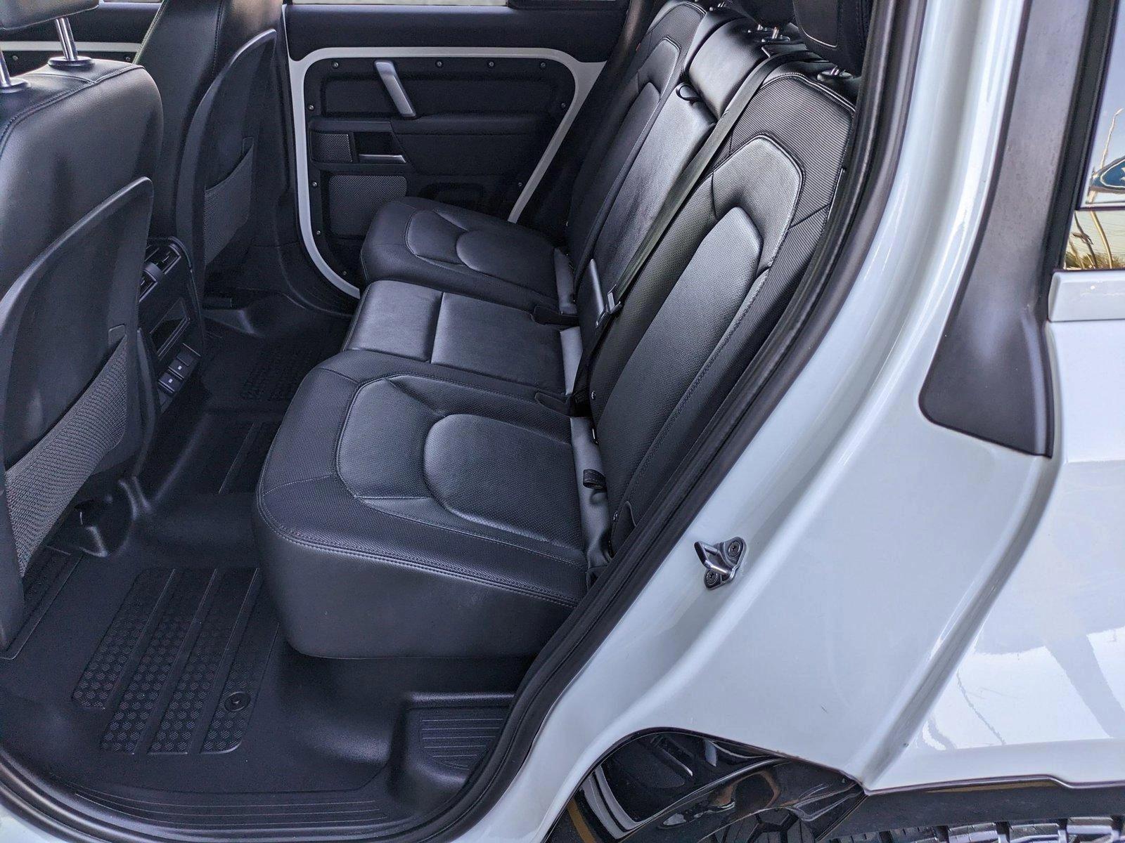 2024 Land Rover Defender Vehicle Photo in Tampa, FL 33614