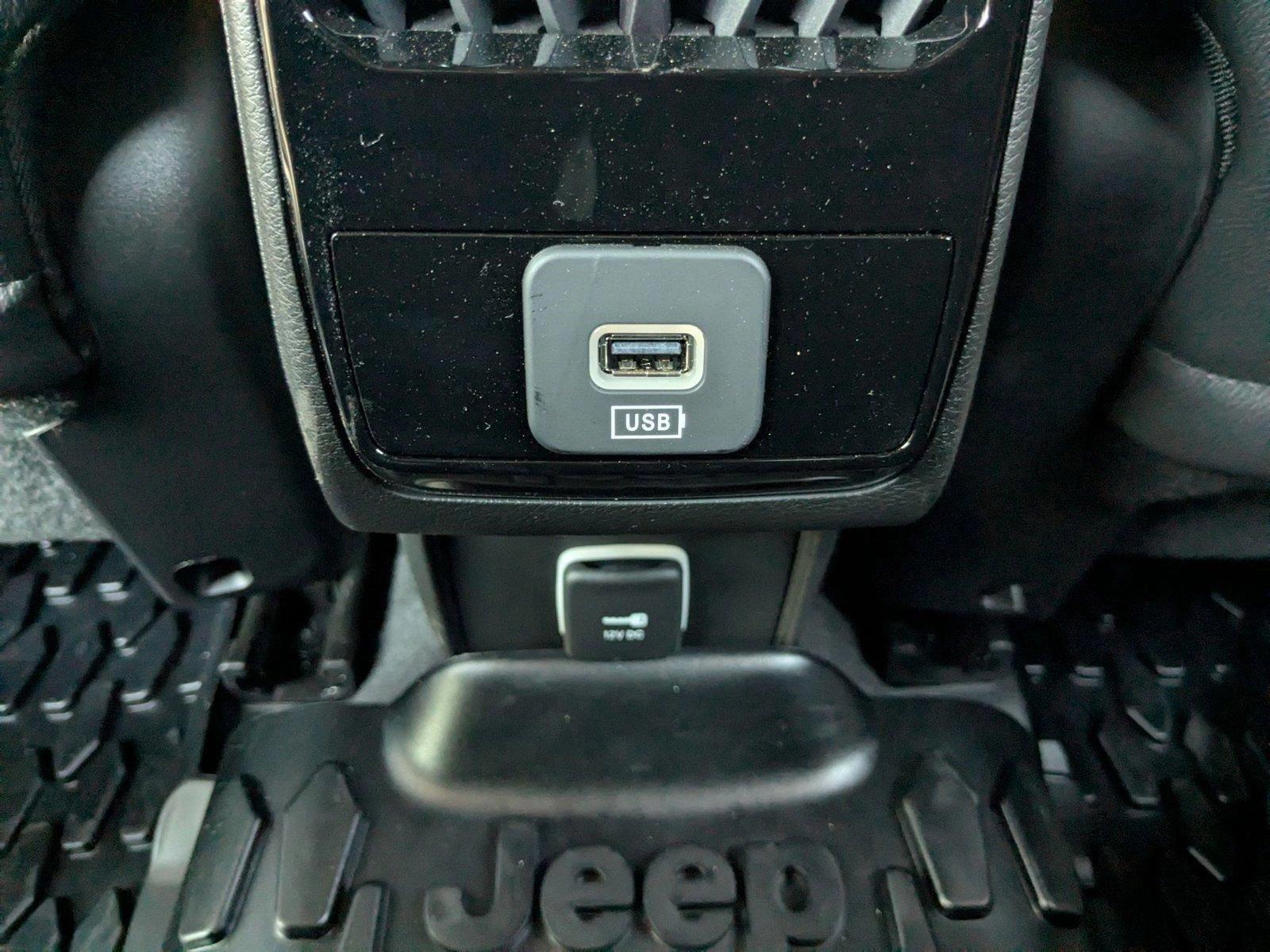 2025 Jeep Compass Vehicle Photo in Valencia, CA 91355