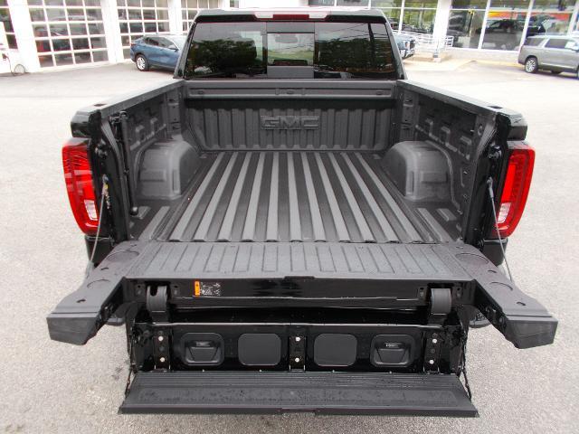 2025 GMC Sierra 1500 Vehicle Photo in LOWELL, MA 01852-4336