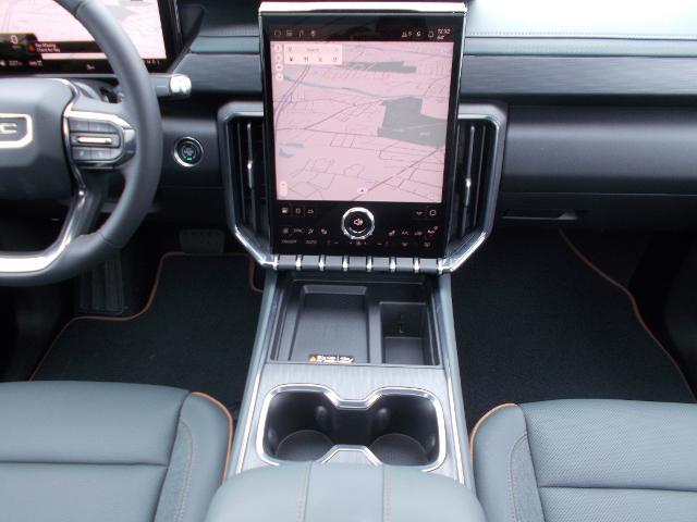 2025 GMC Acadia Vehicle Photo in LOWELL, MA 01852-4336