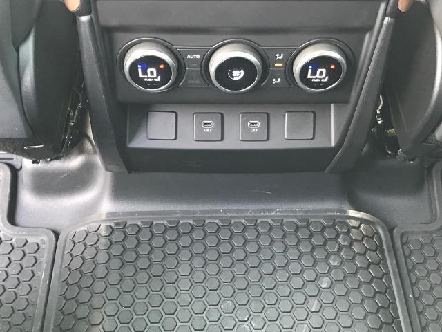 2024 Land Rover Defender Vehicle Photo in GREEN BAY, WI 54303-3330