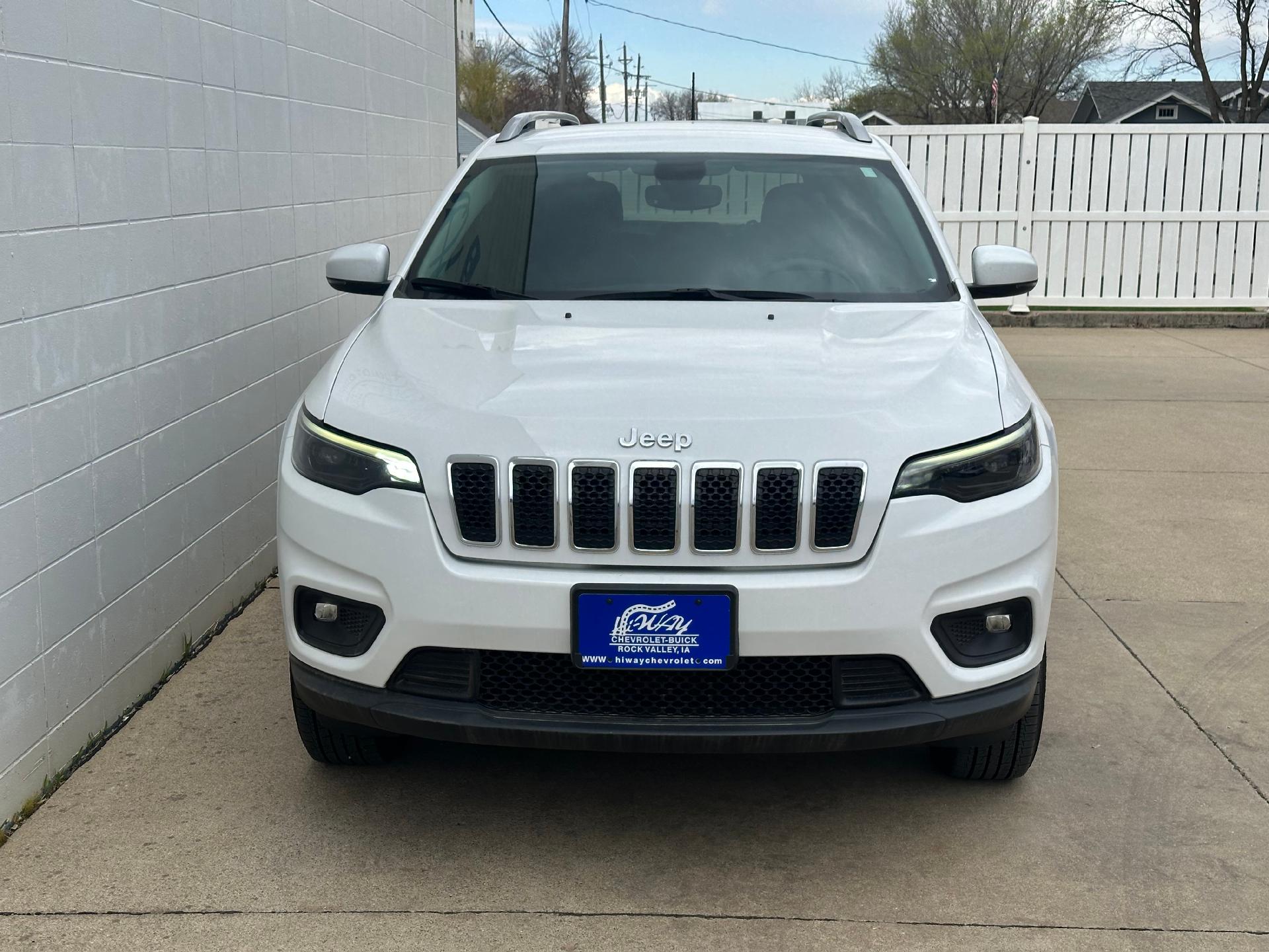 View vehicle photo 3
