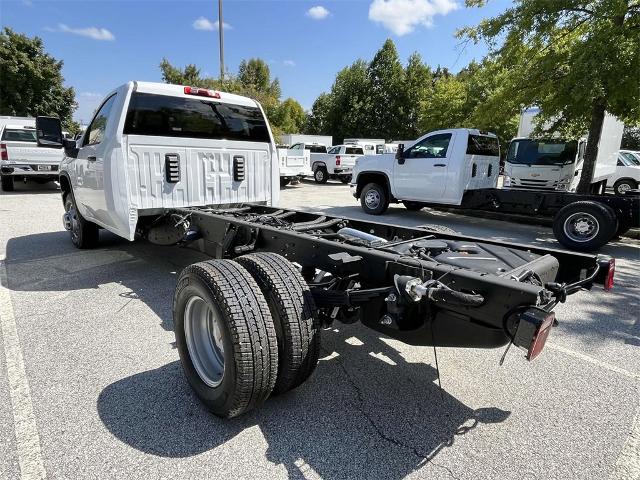 2024 Chevrolet Silverado 3500 HD Chassis Cab Vehicle Photo in ALCOA, TN 37701-3235