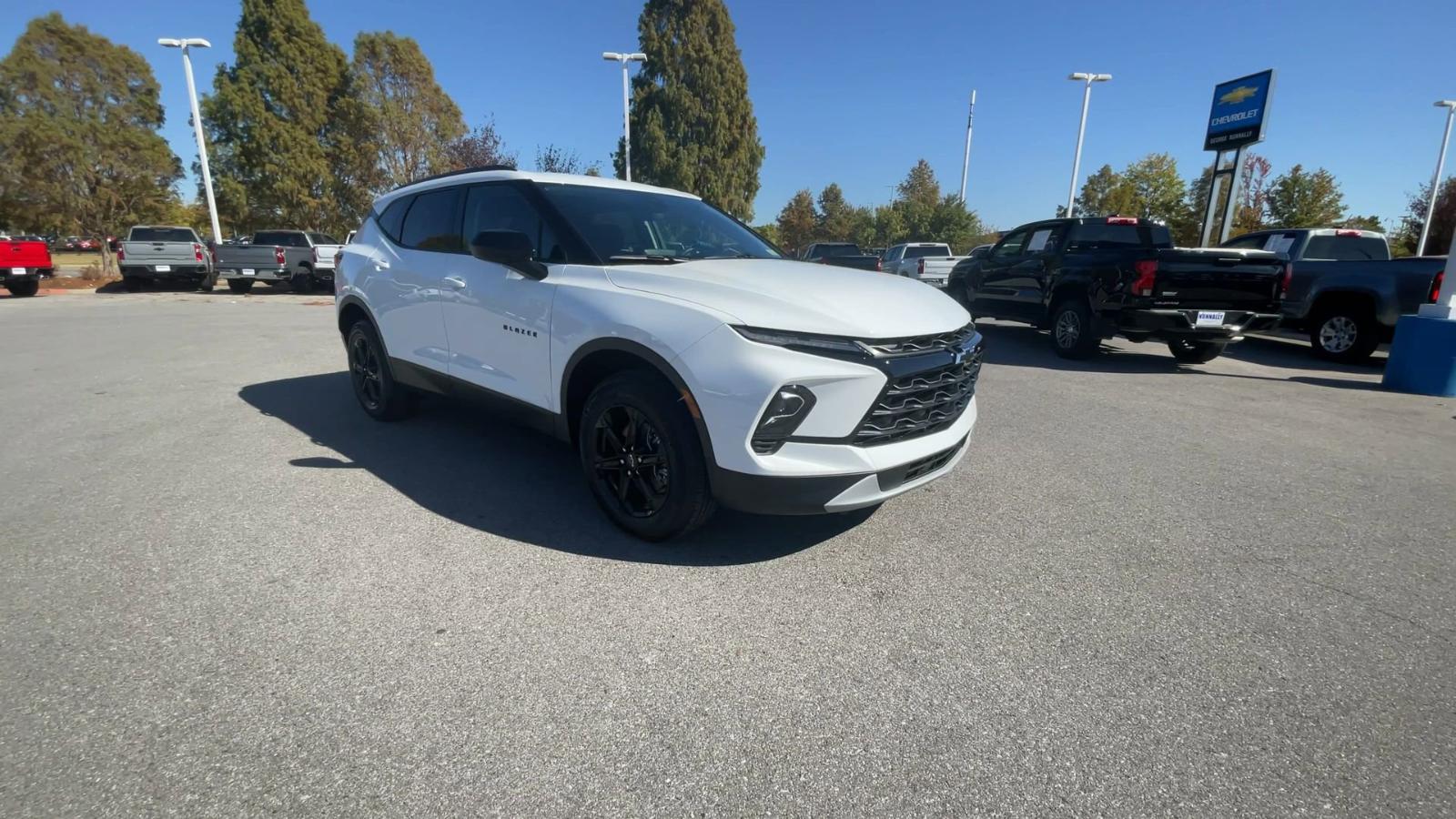 2025 Chevrolet Blazer Vehicle Photo in BENTONVILLE, AR 72712-4322