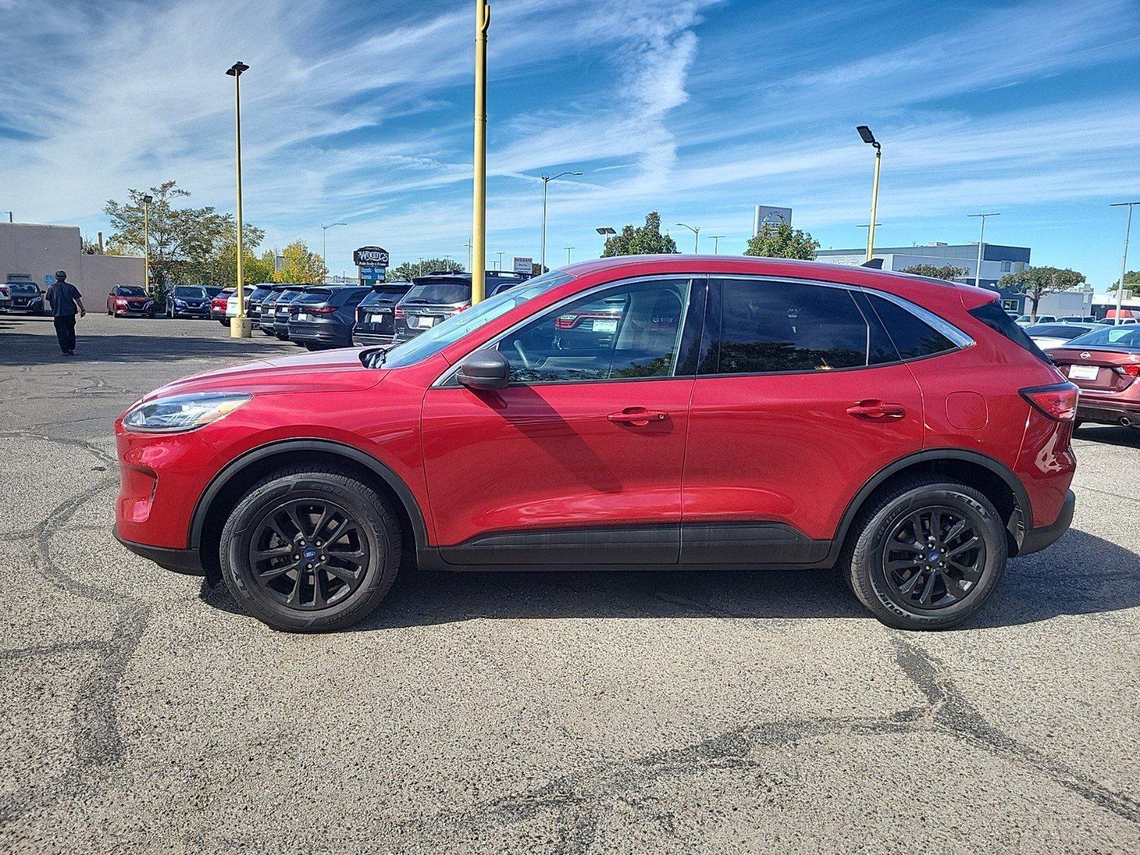 Used 2022 Ford Escape SE with VIN 1FMCU9G69NUA63321 for sale in Albuquerque, NM