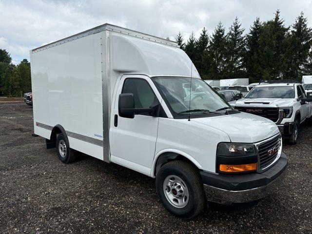 2024 GMC Savana Cutaway 3500 Vehicle Photo in MEDINA, OH 44256-9631