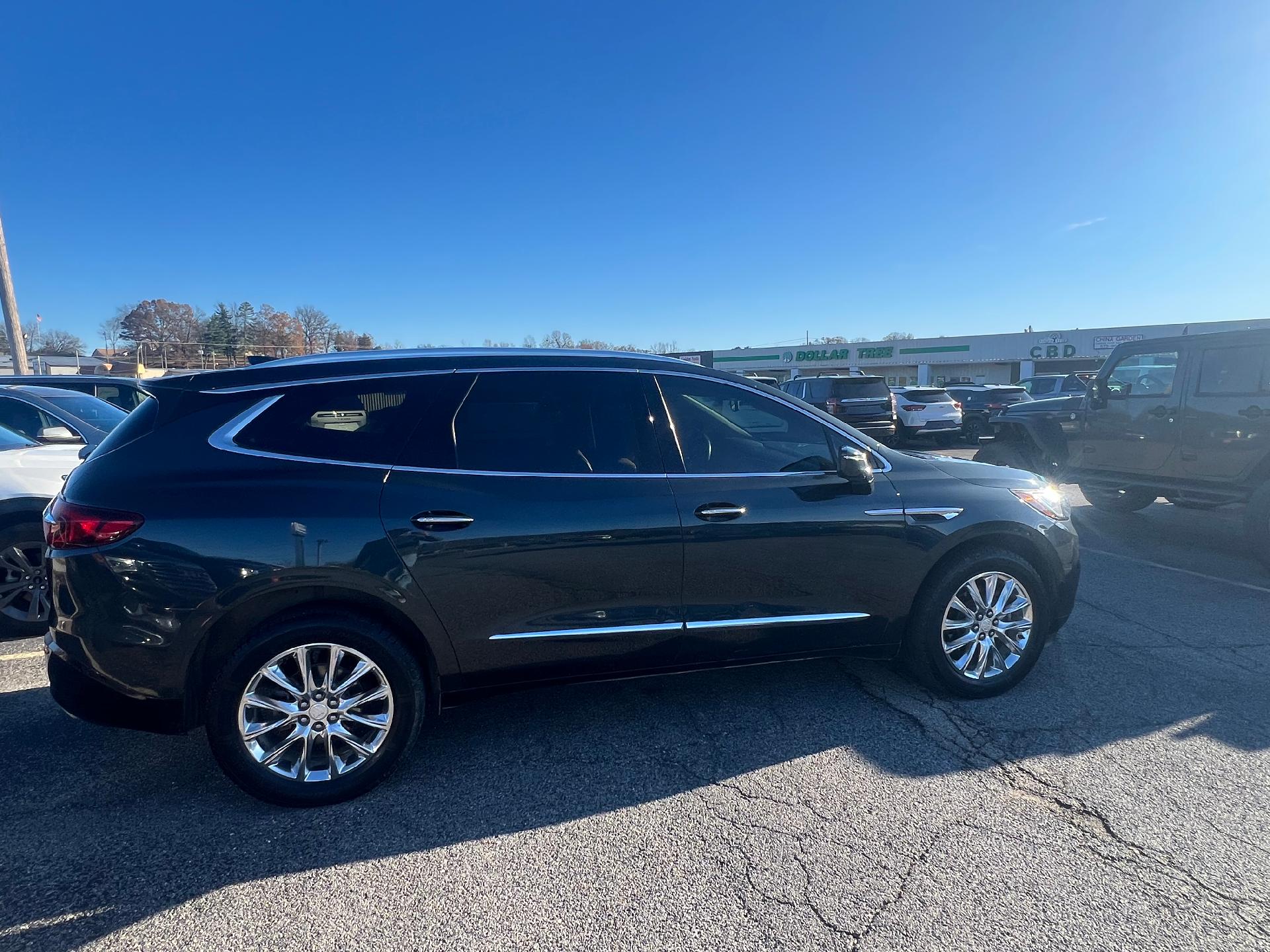 Used 2018 Buick Enclave Essence with VIN 5GAEVAKW1JJ158410 for sale in Doniphan, MO