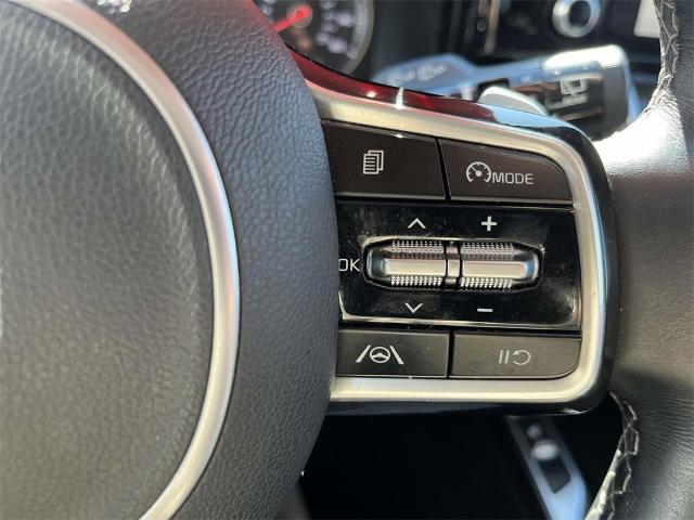 2022 Kia Sorento Hybrid Vehicle Photo in ALCOA, TN 37701-3235