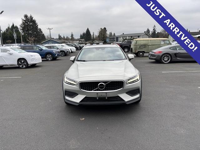 2020 Volvo V60 Cross Country Vehicle Photo in Puyallup, WA 98371