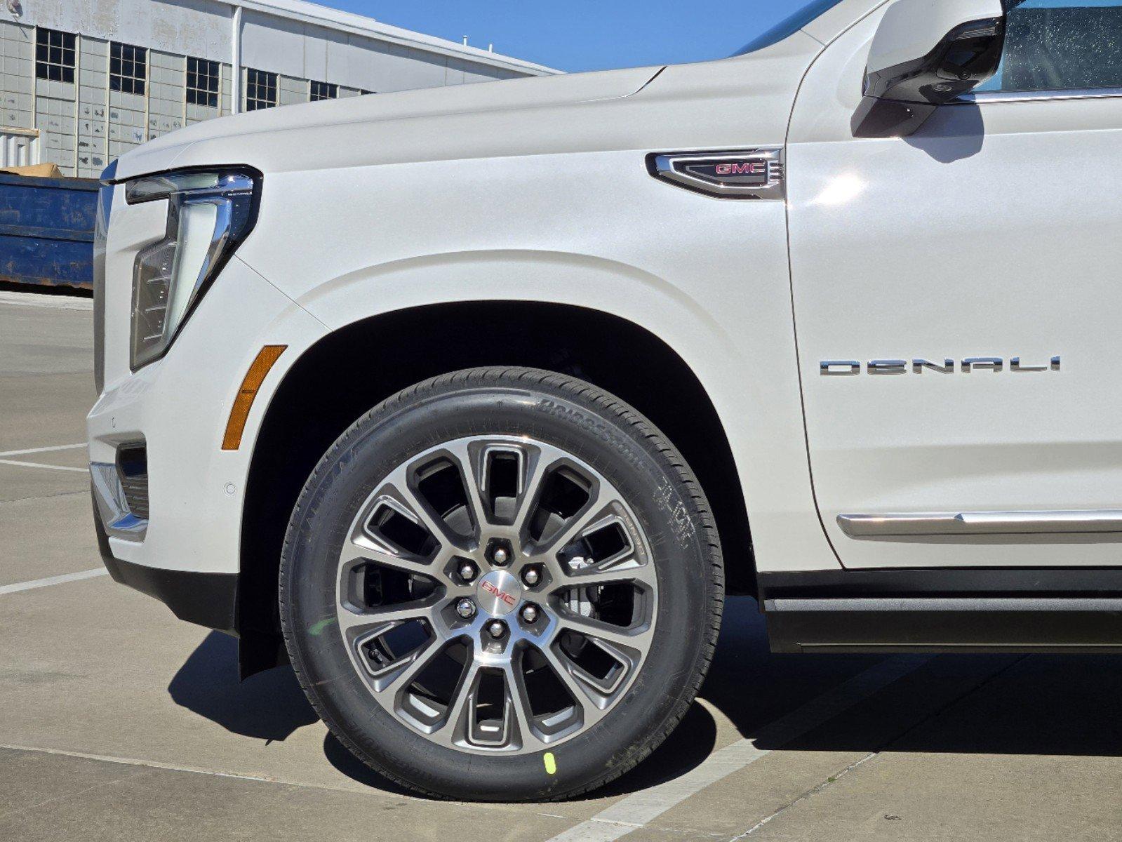 2025 GMC Yukon Vehicle Photo in DALLAS, TX 75209-3016