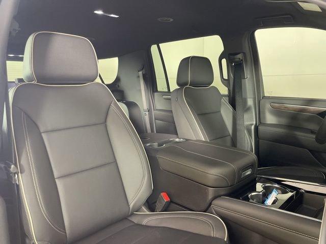 2025 Chevrolet Suburban Vehicle Photo in PHOENIX, AZ 85014-3381