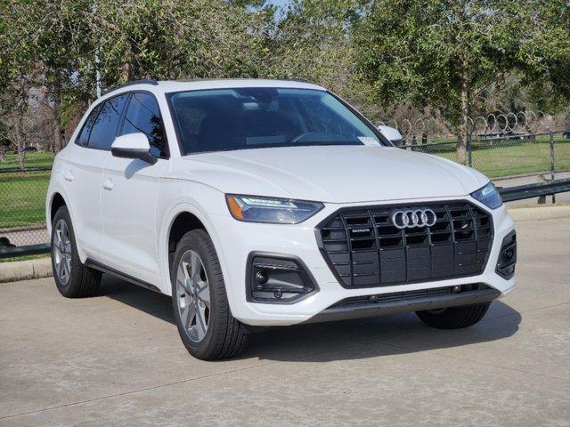 2025 Audi Q5 Vehicle Photo in HOUSTON, TX 77090