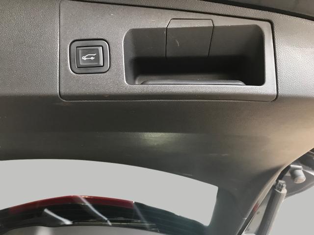 2018 Cadillac XT5 Vehicle Photo in GREEN BAY, WI 54303-3330