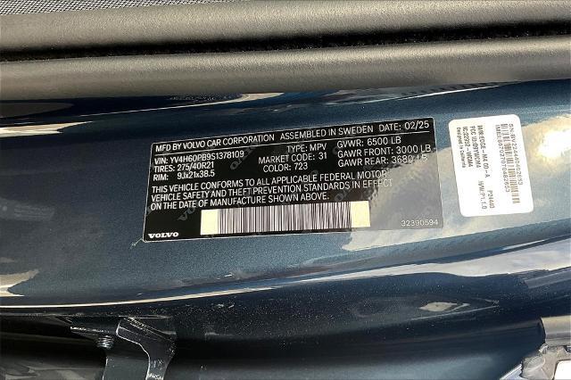 2025 Volvo XC90 Plug-In Hybrid Vehicle Photo in Houston, TX 77007