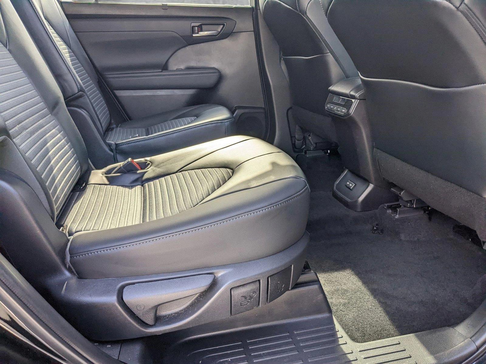 2022 Toyota Highlander Vehicle Photo in Davie, FL 33331