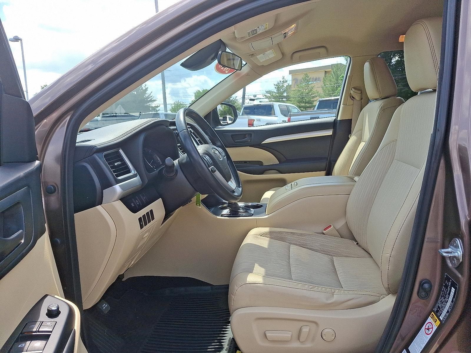2018 Toyota Highlander Vehicle Photo in Trevose, PA 19053