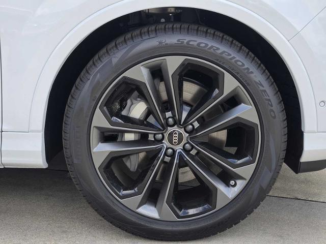 2025 Audi Q7 Vehicle Photo in SUGAR LAND, TX 77478