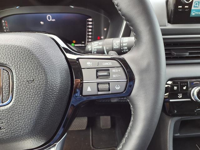2025 Honda Pilot Vehicle Photo in Oshkosh, WI 54904