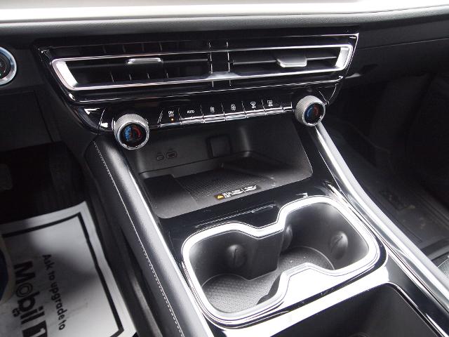 2025 Chevrolet Traverse Vehicle Photo in MADISON, IN 47250-1611