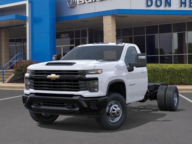 2025 Chevrolet Silverado 3500 HD Chassis Cab Vehicle Photo in GEORGETOWN, TX 78626-7508
