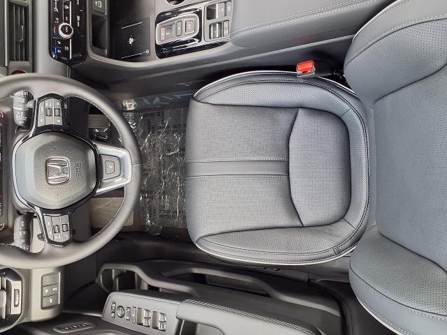2025 Honda Pilot Vehicle Photo in Oshkosh, WI 54904